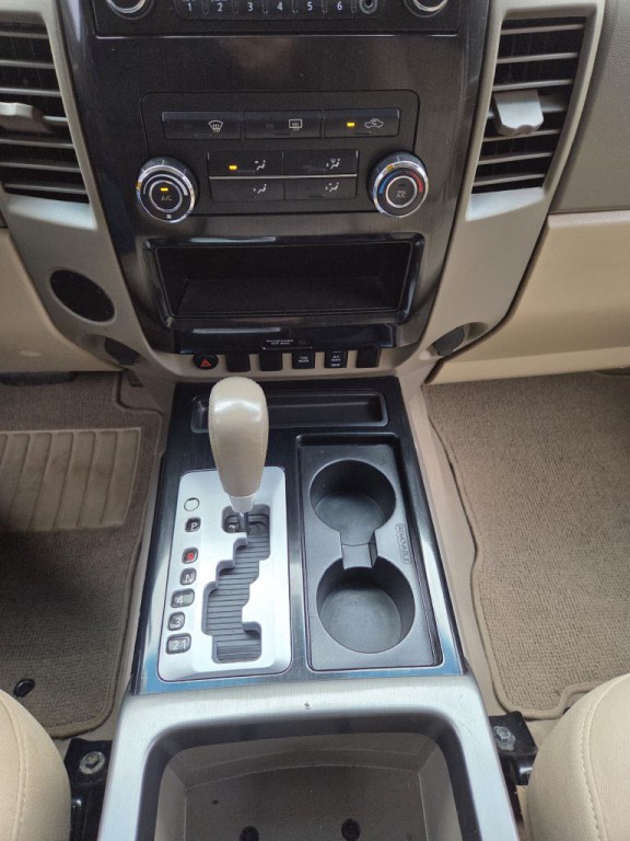 2014 Nissan Titan Image 20