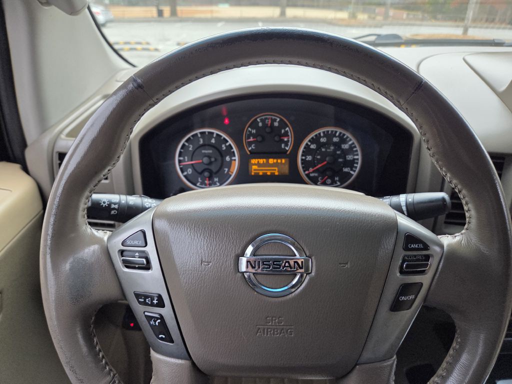 2014 Nissan Titan Image 23