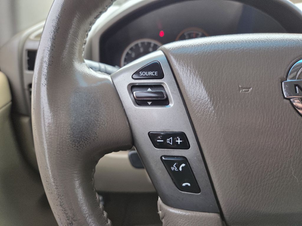 2014 Nissan Titan Image 24