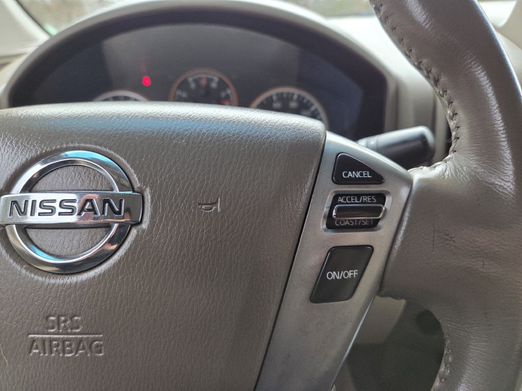 2014 Nissan Titan Image 25