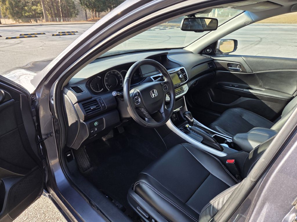 2013 Honda Accord Image 17