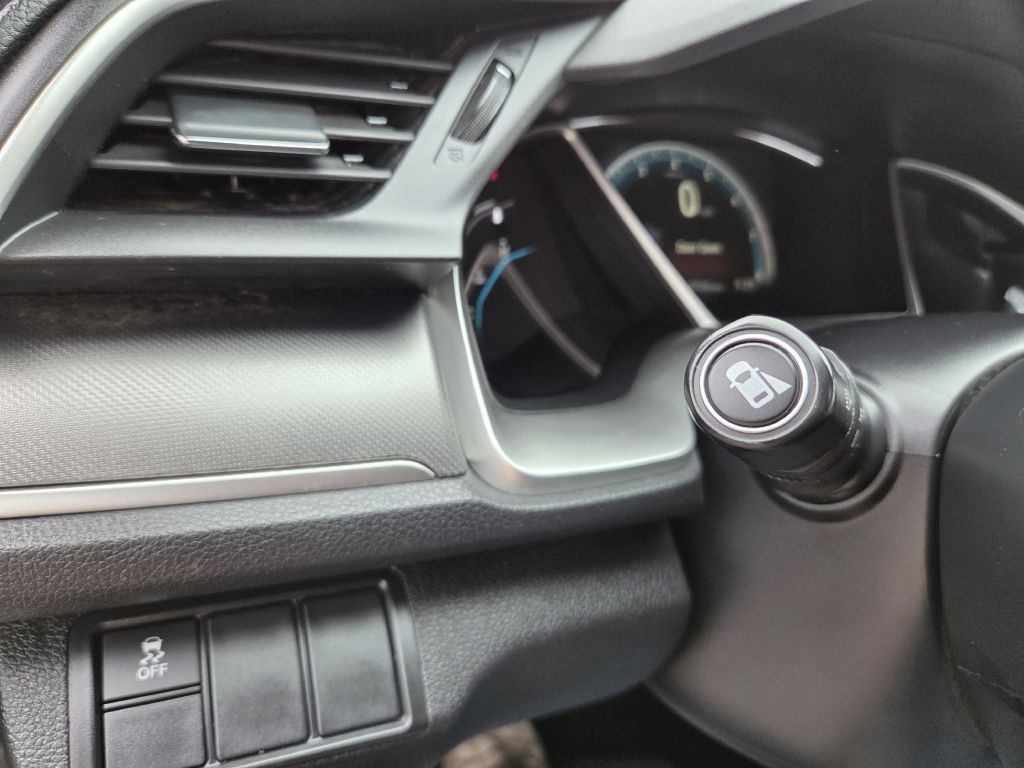 2018 Honda Civic Image 24