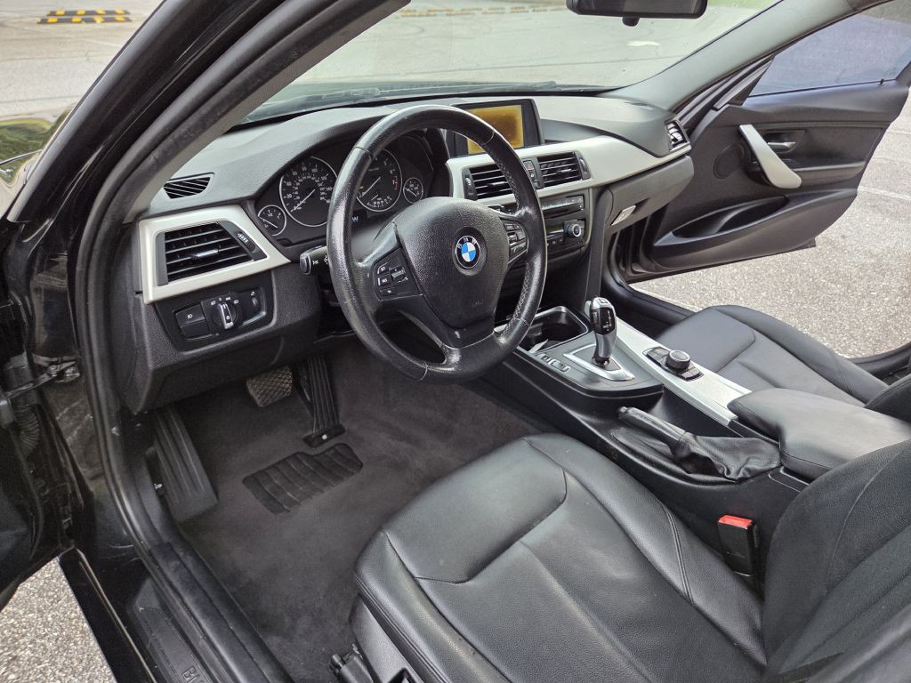 2015 BMW 3 Series Image 19