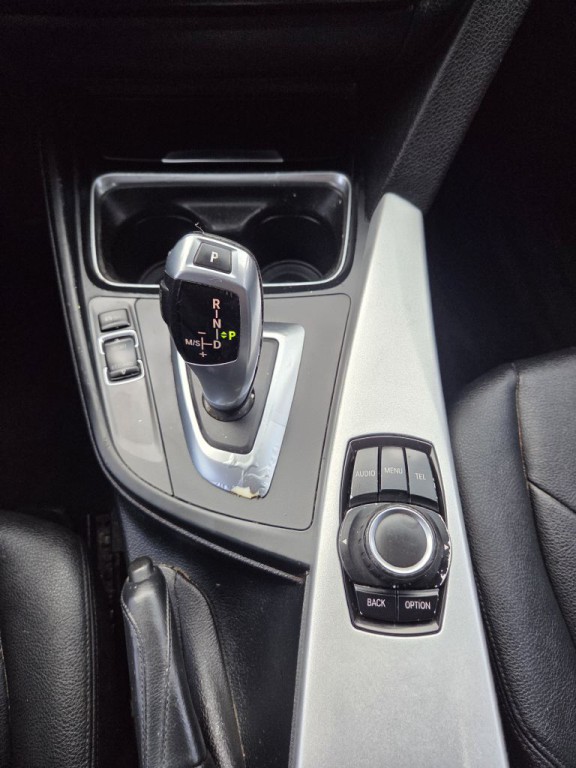2015 BMW 3 Series Image 21