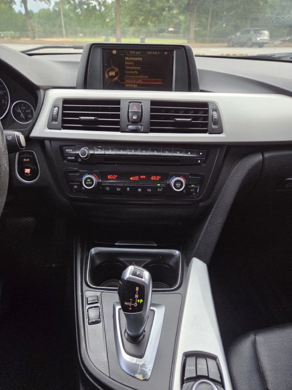 2015 BMW 3 Series Image 22