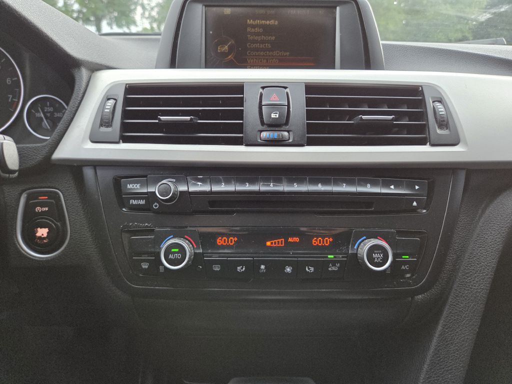2015 BMW 3 Series Image 23