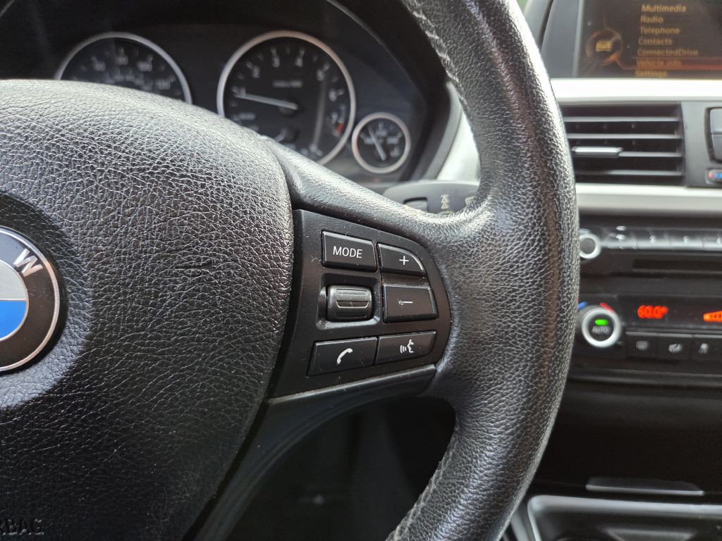 2015 BMW 3 Series Image 26