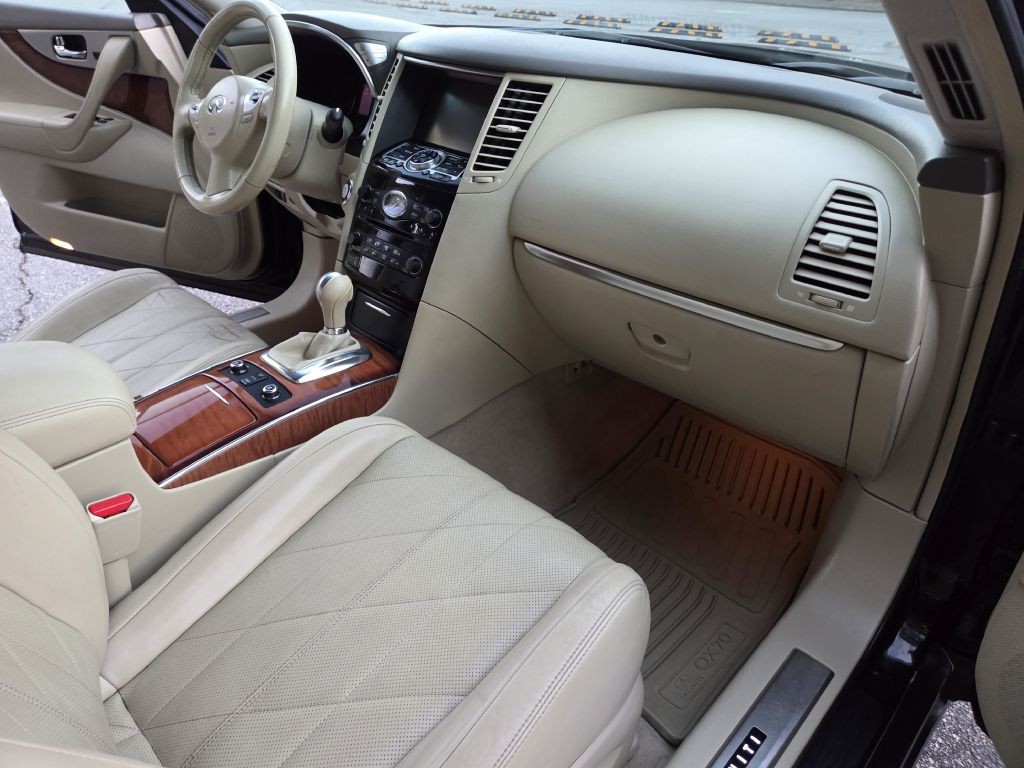 2014 INFINITI QX70 Image 18