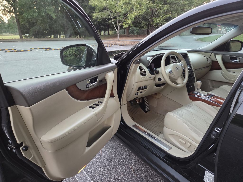 2014 INFINITI QX70 Image 19