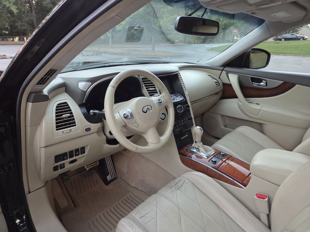 2014 INFINITI QX70 Image 21