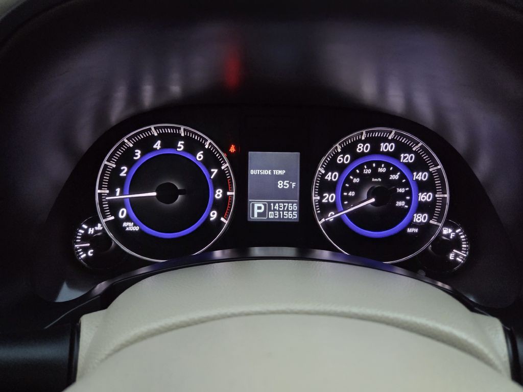 2014 INFINITI QX70 Image 29