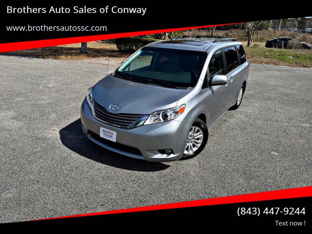 2013 Toyota Sienna XLE 8-PASSENGER