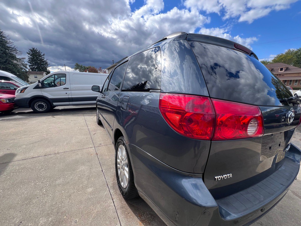 2008 Toyota Sienna Image 6