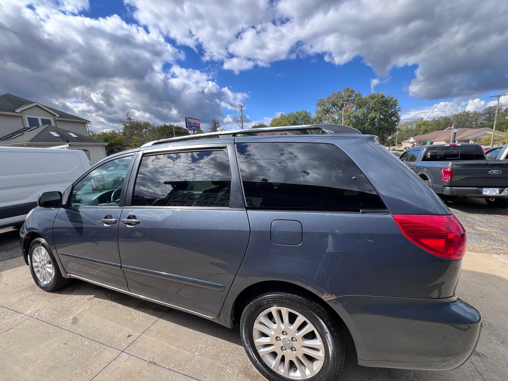 2008 Toyota Sienna Image 7