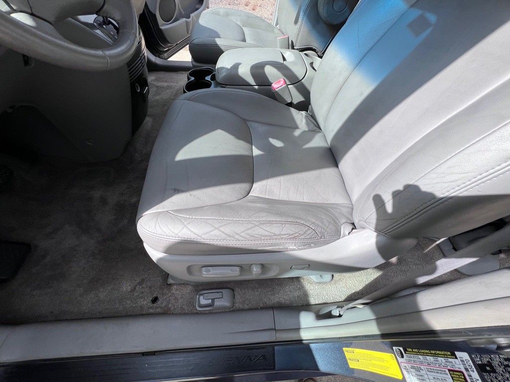 2008 Toyota Sienna Image 18