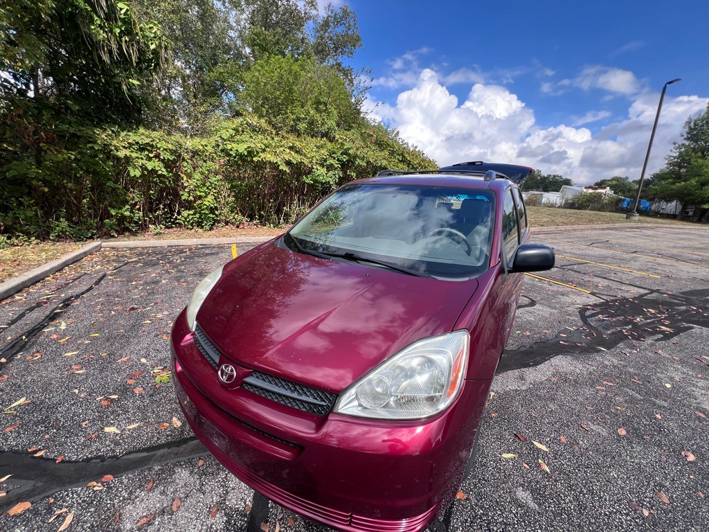 2004 Toyota Sienna Image 2