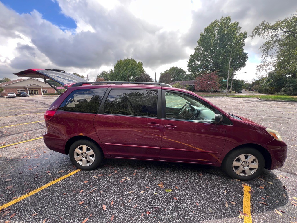 2004 Toyota Sienna Image 5