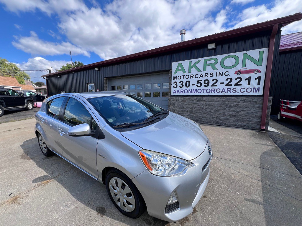 2014 Toyota Prius Image 1