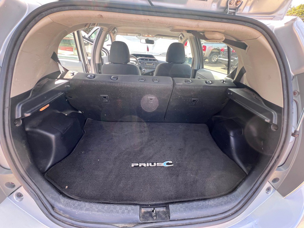 2014 Toyota Prius Image 14