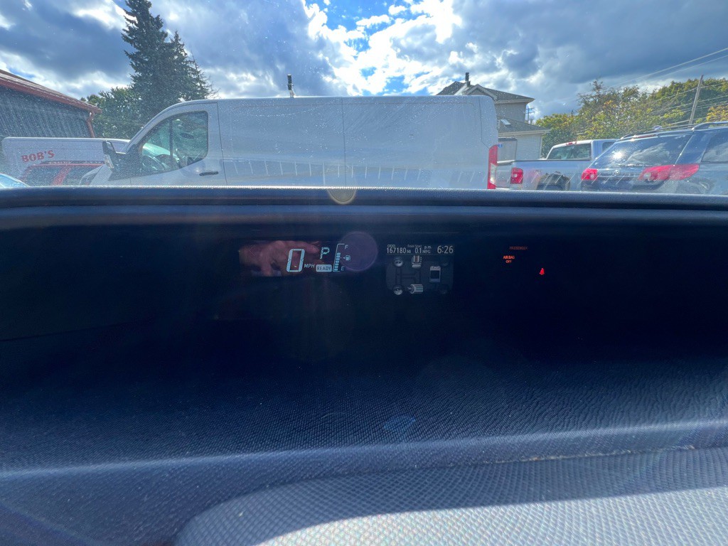 2014 Toyota Prius Image 15