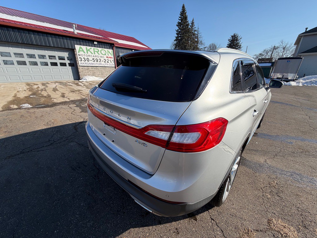 2017 Lincoln MKX Image 3