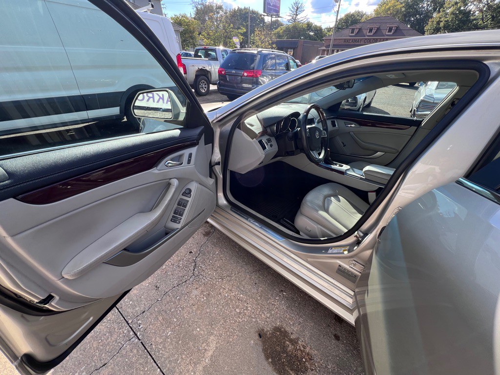 2013 Cadillac CTS Image 10