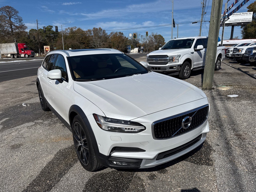 2018 Volvo V90 CROSS COUNTRY Image 2
