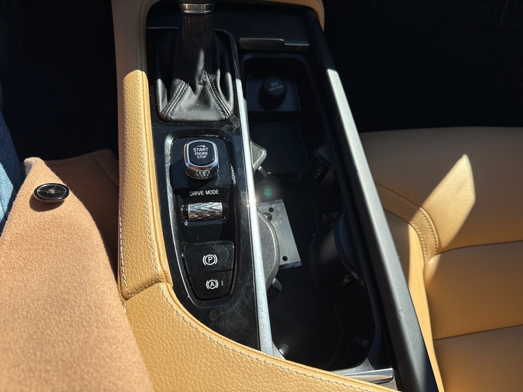 2018 Volvo V90 CROSS COUNTRY Image 9