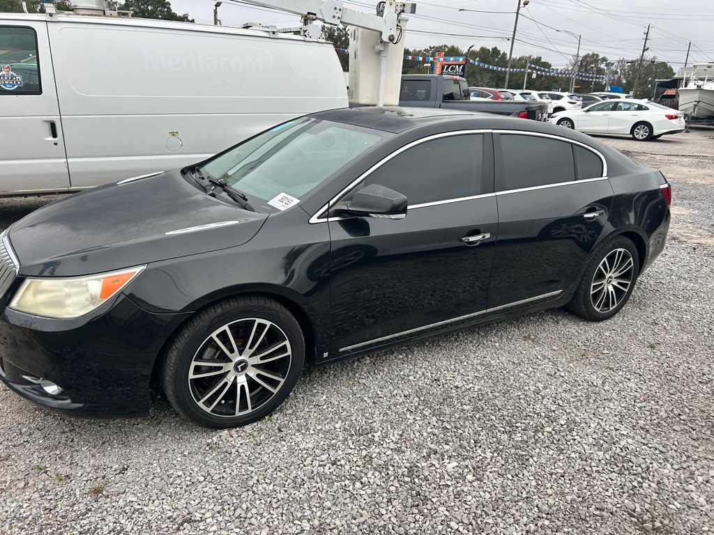 2010 Buick Lacrosse Image 1