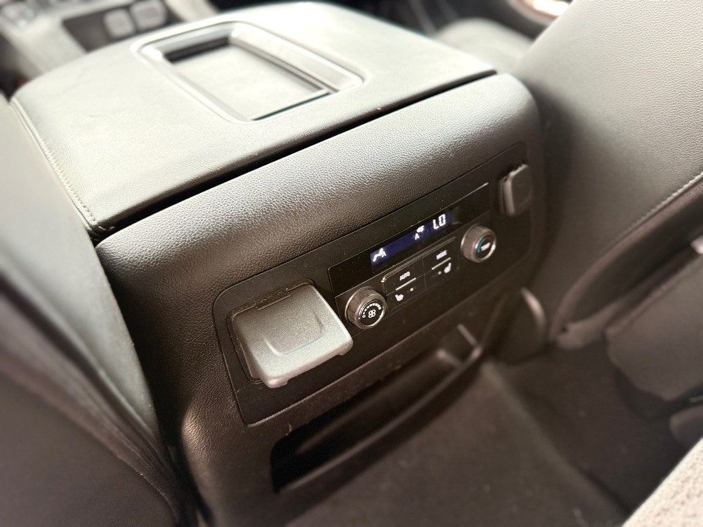 2020 GMC Yukon Image 21
