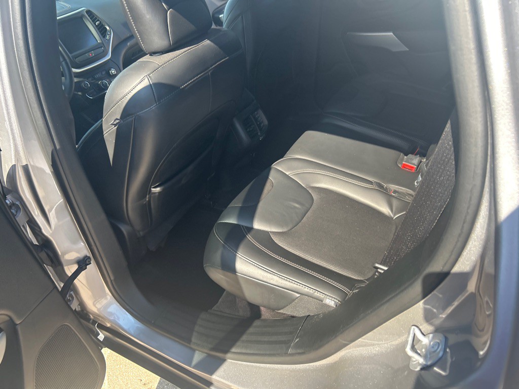 2018 Jeep Cherokee Image 5