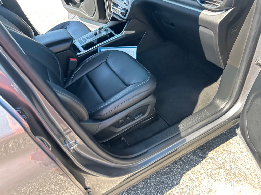 2022 Ford Explorer Image 9