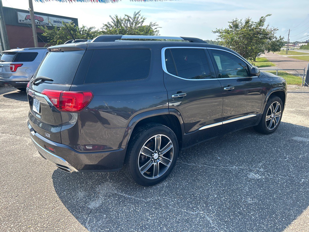 2018 GMC Acadia Image 2