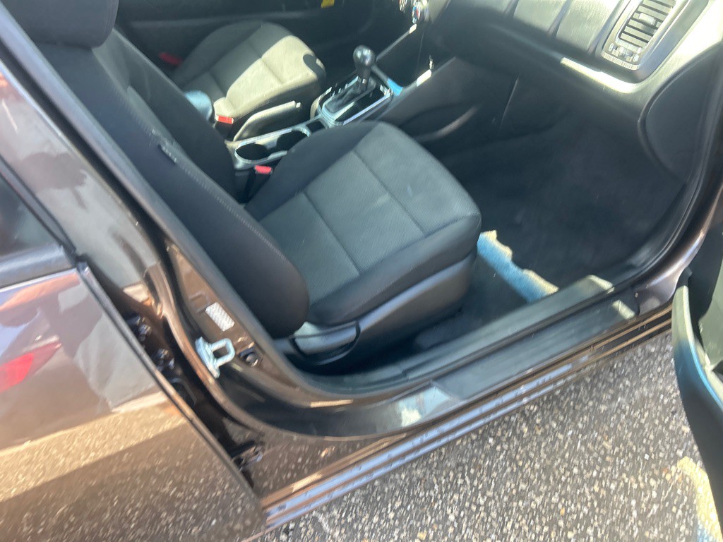 2017 Kia Forte Image 5