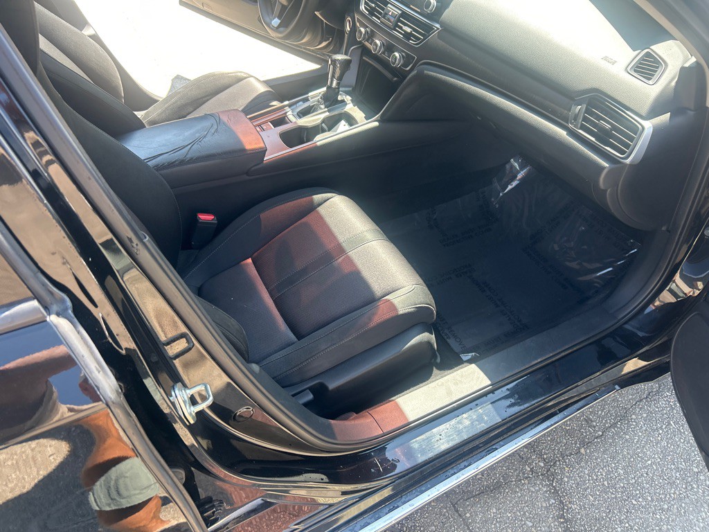 2018 Honda Accord Image 8