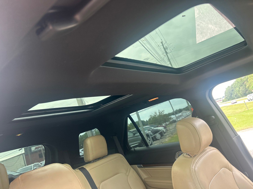 2016 Ford Explorer Image 9