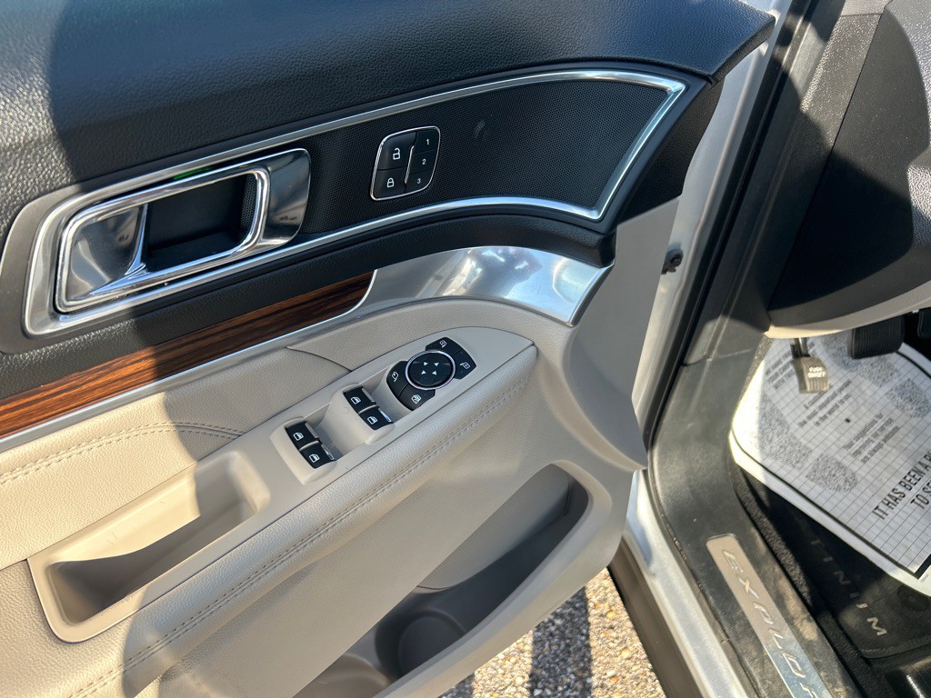 2019 Ford Explorer Image 6