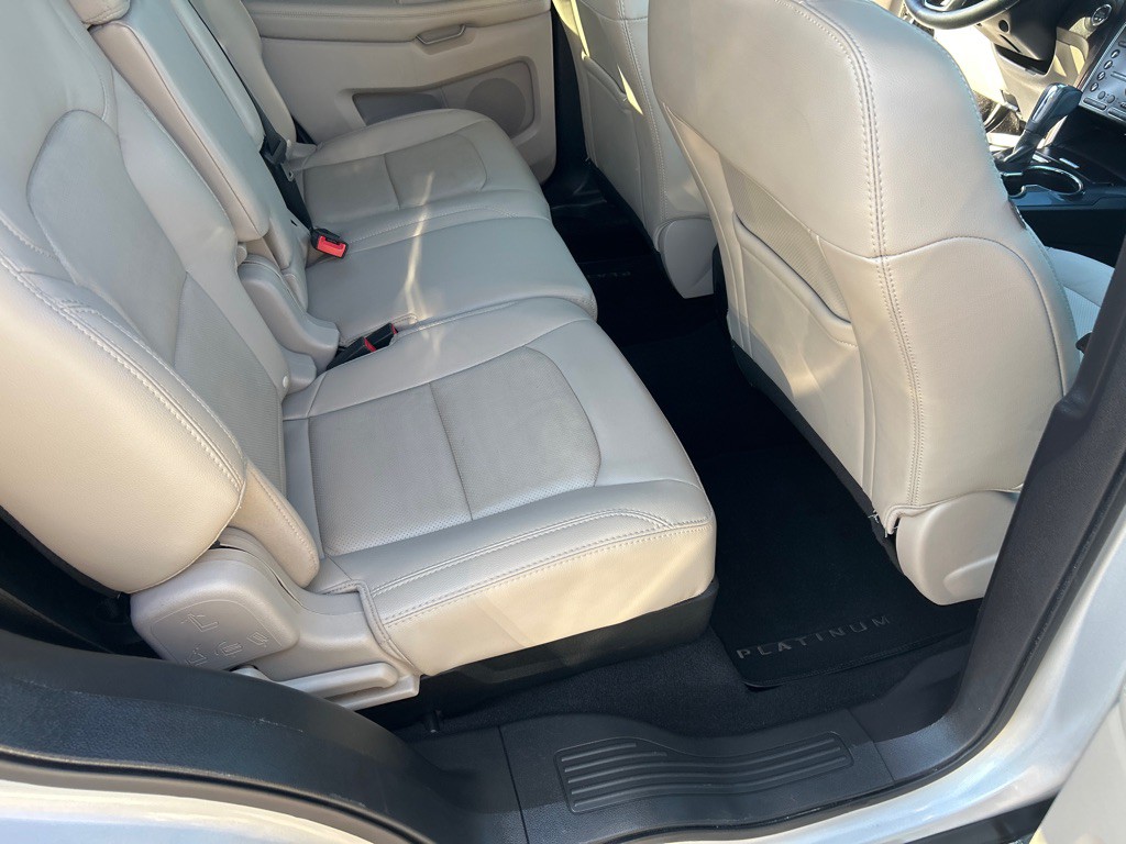 2019 Ford Explorer Image 12