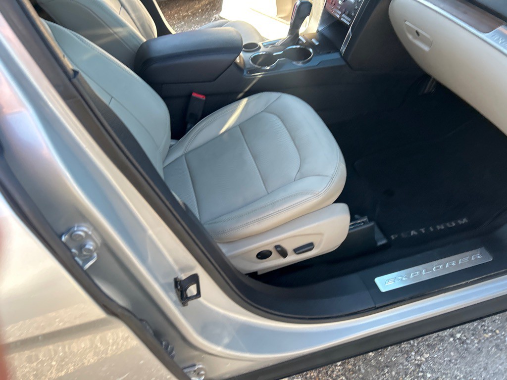 2019 Ford Explorer Image 13