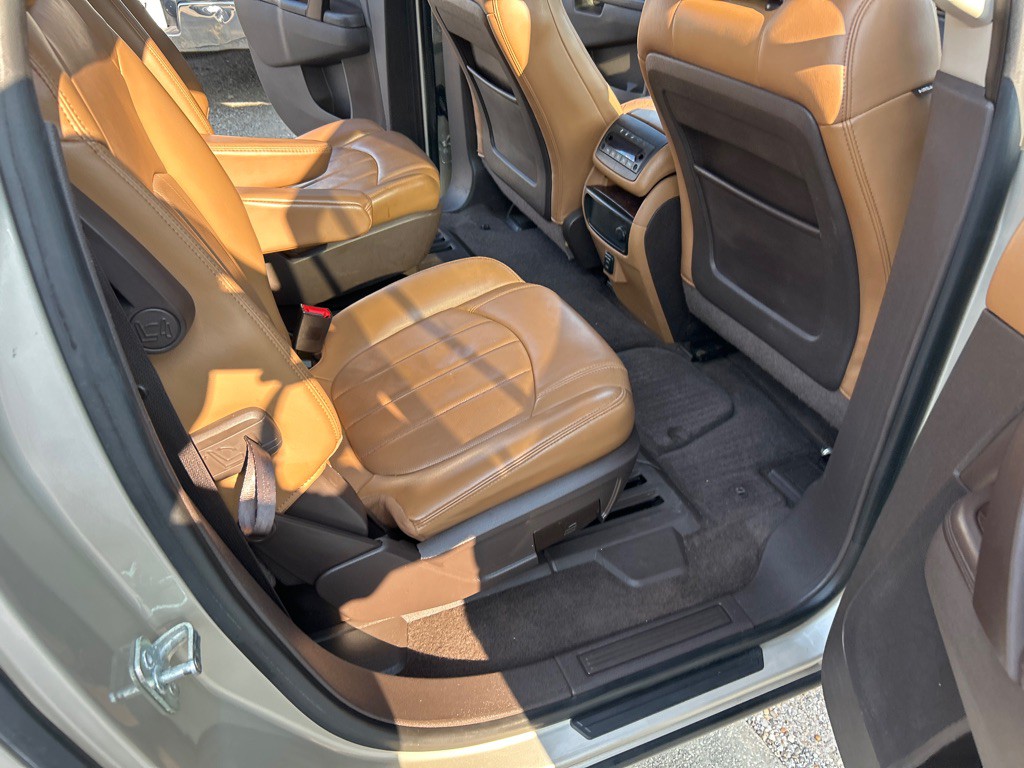 2015 Buick Enclave Image 14