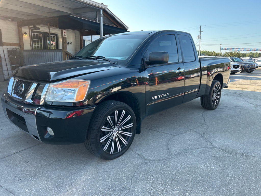 2012 Nissan Titan Image 1