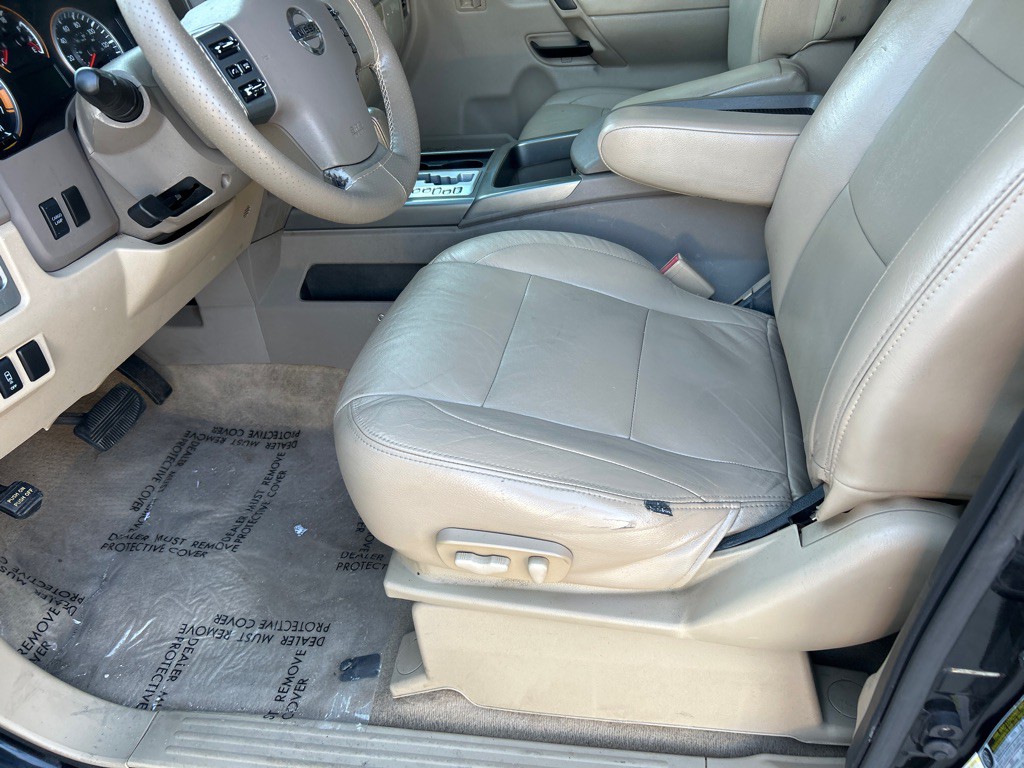 2012 Nissan Titan Image 8