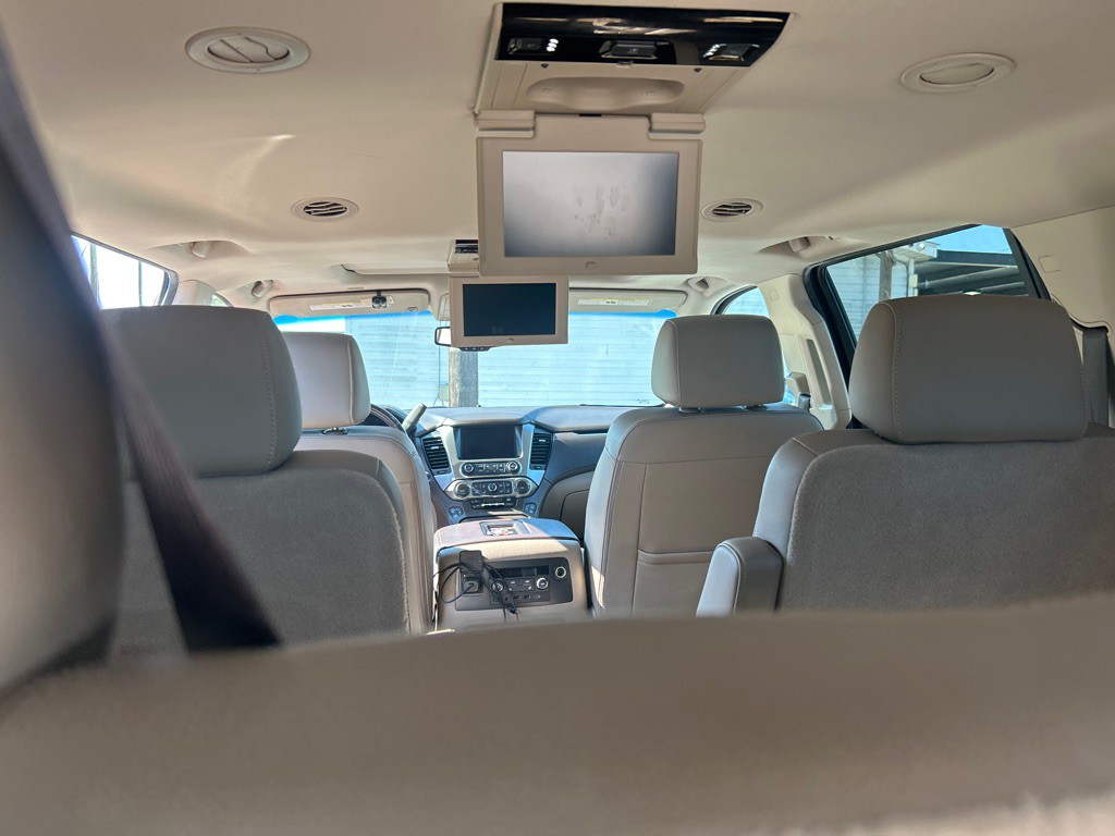 2018 Chevrolet Suburban Image 10
