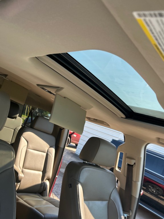 2018 Chevrolet Suburban Image 15