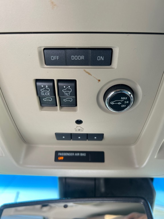 2018 Chevrolet Suburban Image 23