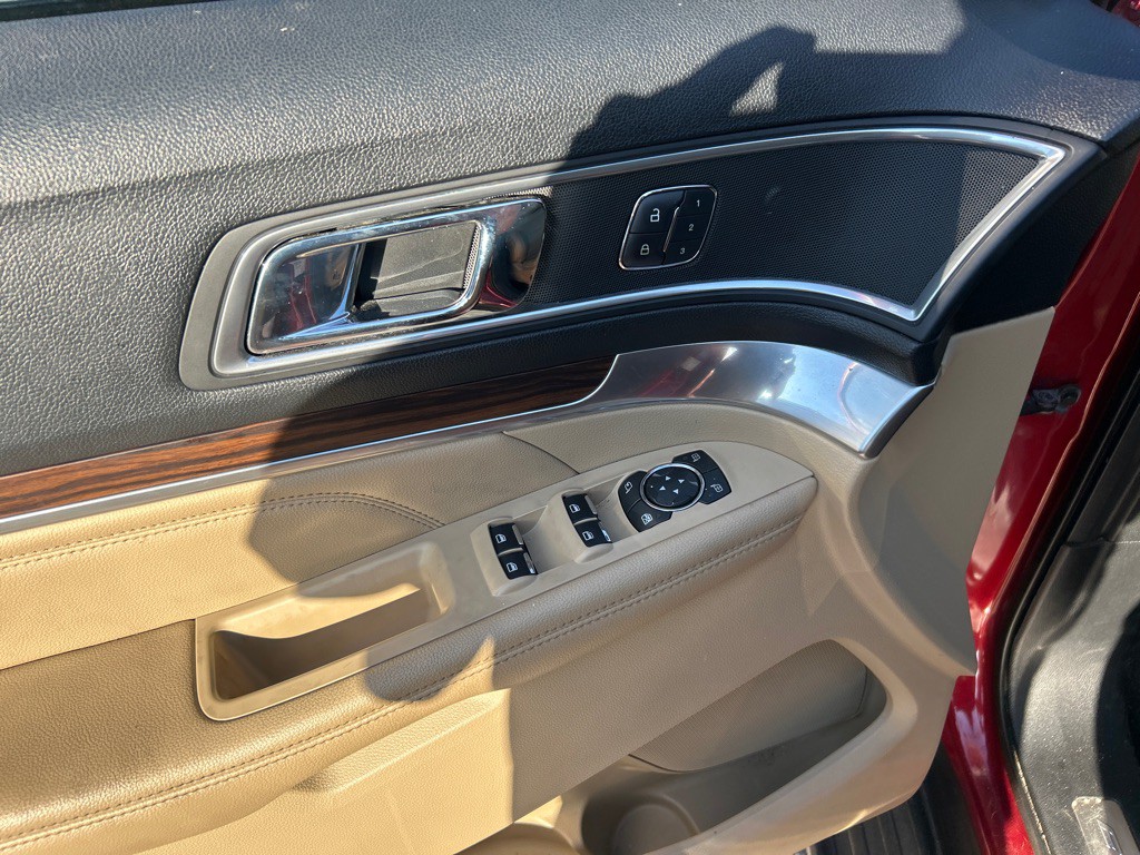2016 Ford Explorer Image 6