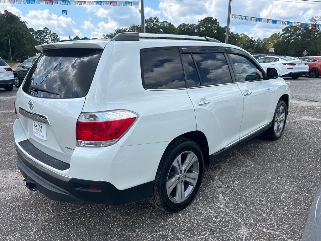 2013 Toyota Highlander Image 2