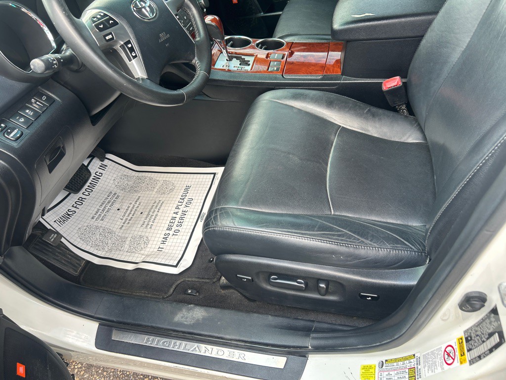 2013 Toyota Highlander Image 8