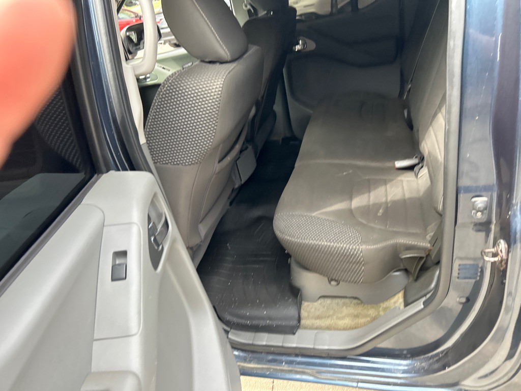 2013 Nissan Frontier Image 5