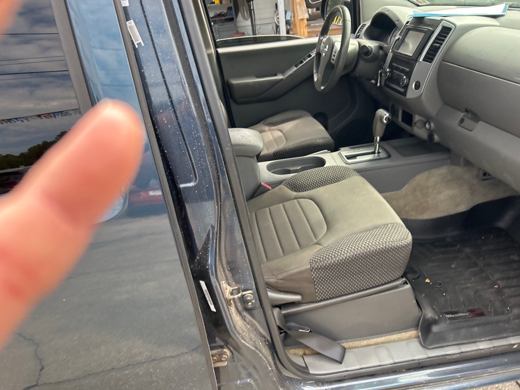 2013 Nissan Frontier Image 6